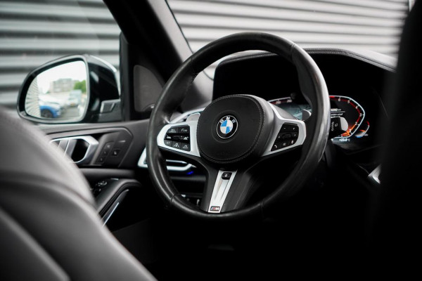 BMW X5 xDrive40i High Executive 22'' / M-Sport / 4Wiel Sturing / HK / HUD / Drive Assist / Trekhaak / Pano / NL Auto