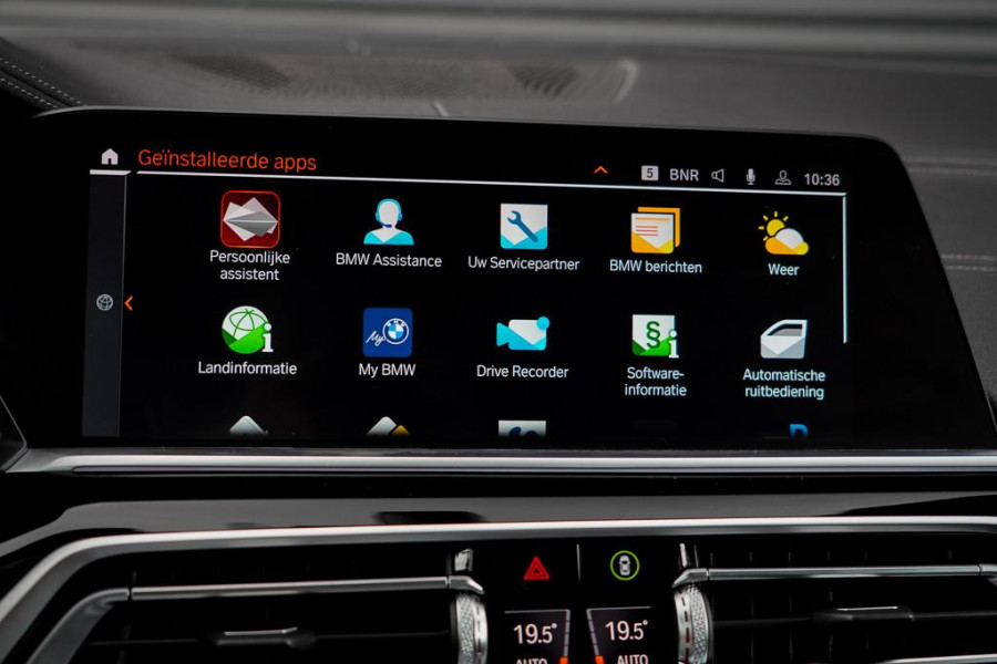 BMW X5 xDrive40i High Executive 22'' / M-Sport / 4Wiel Sturing / HK / HUD / Drive Assist / Trekhaak / Pano / NL Auto
