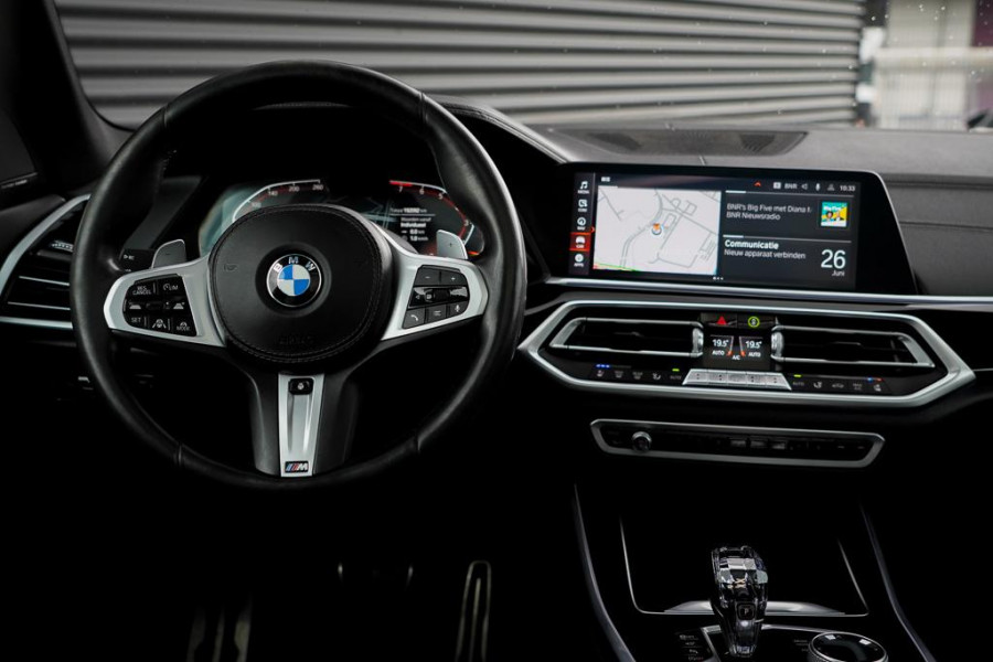 BMW X5 xDrive40i High Executive 22'' / M-Sport / 4Wiel Sturing / HK / HUD / Drive Assist / Trekhaak / Pano / NL Auto
