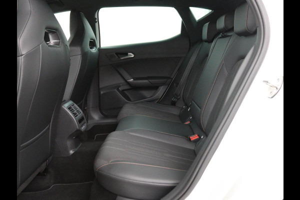 CUPRA Leon 1.4 e-Hybrid VZ | 245pk | Stoel & stuurverwarming | Camera | Navigatie | Sfeerverlichting | Keyless | Full LED | PHEV