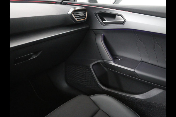 CUPRA Leon 1.4 e-Hybrid VZ | 245pk | Stoel & stuurverwarming | Camera | Navigatie | Sfeerverlichting | Keyless | Full LED | PHEV
