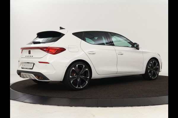 CUPRA Leon 1.4 e-Hybrid VZ | 245pk | Stoel & stuurverwarming | Camera | Navigatie | Sfeerverlichting | Keyless | Full LED | PHEV