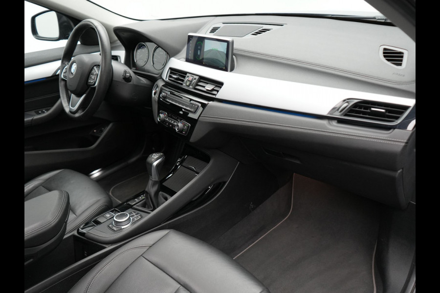 BMW X2 xDrive25e Executive Plug In Hybrid 220pk Dealer O.H PHEV | Panodak | Adaptive Cruise | Camera | Navi Pro | Lederen Bekleding | Sfeerverlichting | Keyless |