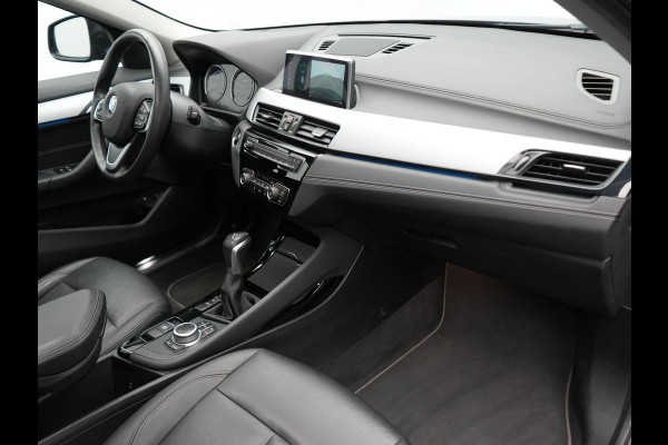 BMW X2 xDrive25e Executive Plug In Hybrid 220pk Dealer O.H PHEV | Panodak | Adaptive Cruise | Camera | Navi Pro | Lederen Bekleding | Sfeerverlichting | Keyless |