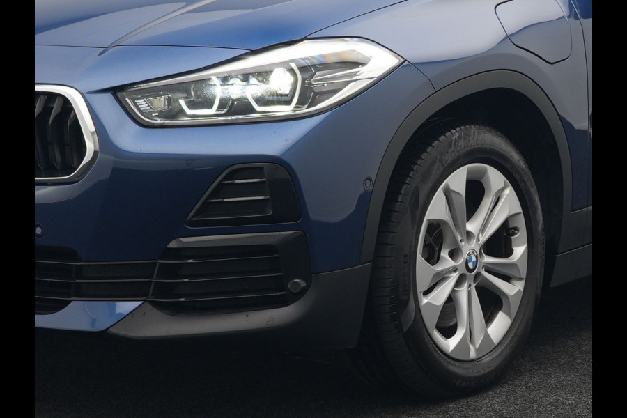 BMW X2 xDrive25e Executive Plug In Hybrid 220pk Dealer O.H PHEV | Panodak | Adaptive Cruise | Camera | Navi Pro | Lederen Bekleding | Sfeerverlichting | Keyless |
