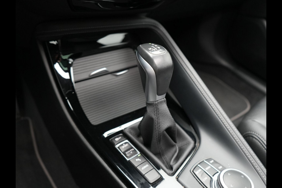 BMW X2 xDrive25e Executive Plug In Hybrid 220pk Dealer O.H PHEV | Panodak | Adaptive Cruise | Camera | Navi Pro | Lederen Bekleding | Sfeerverlichting | Keyless |
