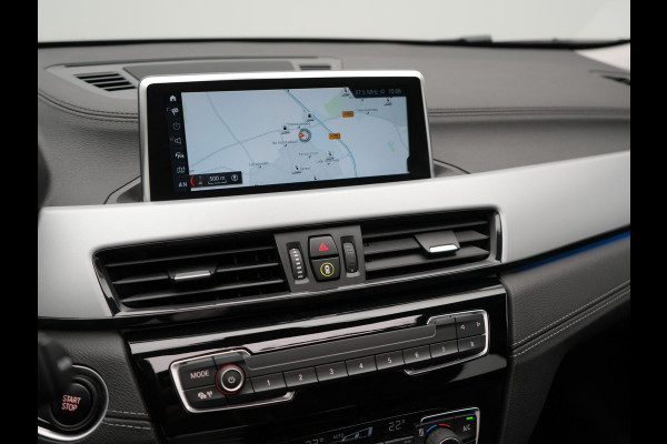 BMW X2 xDrive25e Executive Plug In Hybrid 220pk Dealer O.H PHEV | Panodak | Adaptive Cruise | Camera | Navi Pro | Lederen Bekleding | Sfeerverlichting | Keyless |