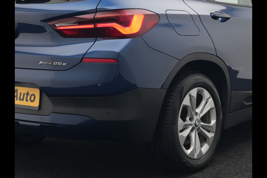 BMW X2 xDrive25e Executive Plug In Hybrid 220pk Dealer O.H PHEV | Panodak | Adaptive Cruise | Camera | Navi Pro | Lederen Bekleding | Sfeerverlichting | Keyless |