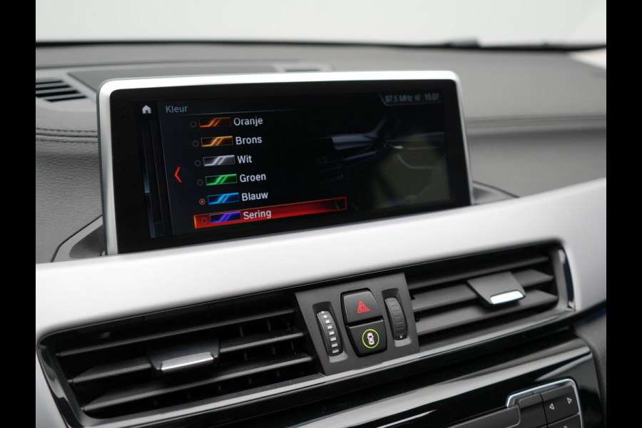 BMW X2 xDrive25e Executive Plug In Hybrid 220pk Dealer O.H PHEV | Panodak | Adaptive Cruise | Camera | Navi Pro | Lederen Bekleding | Sfeerverlichting | Keyless |