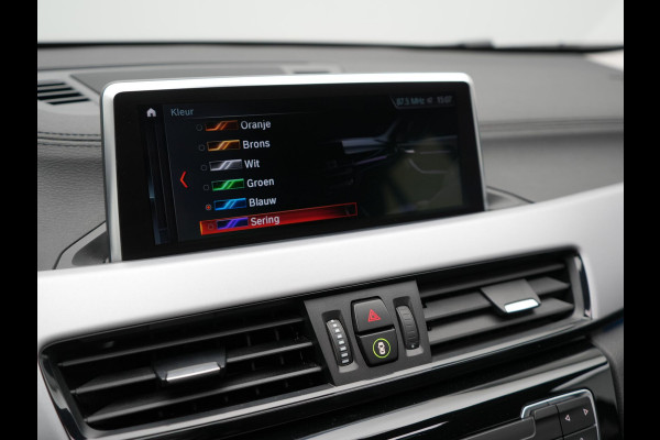 BMW X2 xDrive25e Executive Plug In Hybrid 220pk Dealer O.H PHEV | Panodak | Adaptive Cruise | Camera | Navi Pro | Lederen Bekleding | Sfeerverlichting | Keyless |