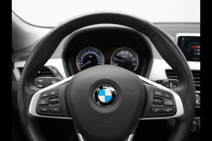 BMW X2 xDrive25e Executive Plug In Hybrid 220pk Dealer O.H PHEV | Panodak | Adaptive Cruise | Camera | Navi Pro | Lederen Bekleding | Sfeerverlichting | Keyless |