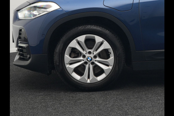 BMW X2 xDrive25e Executive Plug In Hybrid 220pk Dealer O.H PHEV | Panodak | Adaptive Cruise | Camera | Navi Pro | Lederen Bekleding | Sfeerverlichting | Keyless |