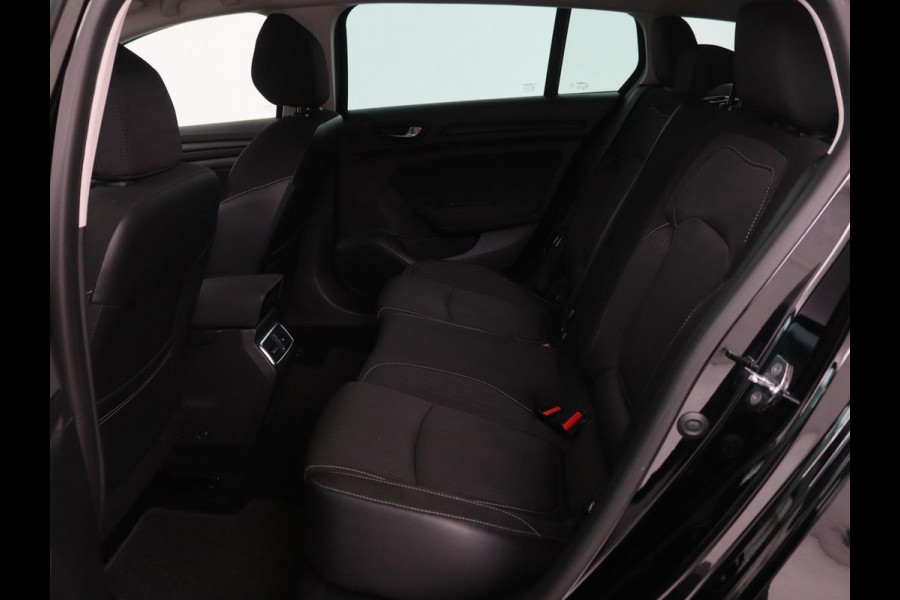 Renault Mégane 1.2 TCe Zen | Trekhaak | Navigatie | Climate control | Cruise control | Bluetooth | Parkeerhulp | Getint glas | DAB | LED