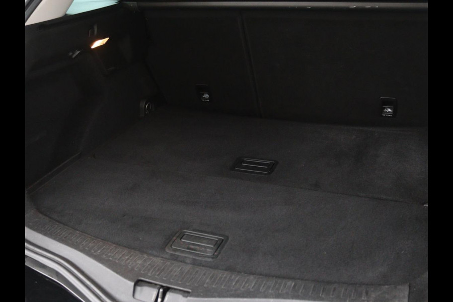 Renault Mégane 1.2 TCe Zen | Trekhaak | Navigatie | Climate control | Cruise control | Bluetooth | Parkeerhulp | Getint glas | DAB | LED
