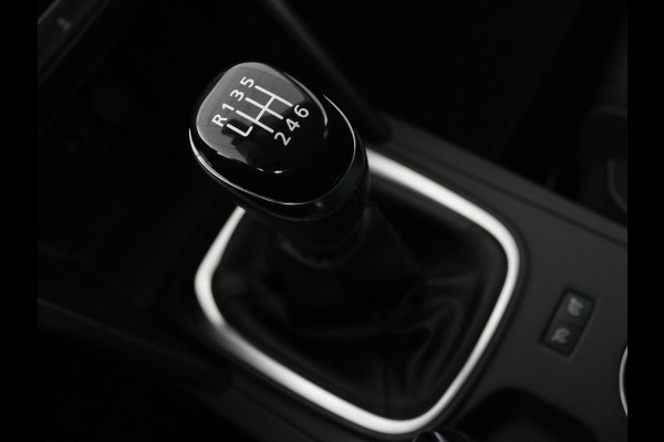 Renault Mégane 1.2 TCe Zen | Trekhaak | Navigatie | Climate control | Cruise control | Bluetooth | Parkeerhulp | Getint glas | DAB | LED