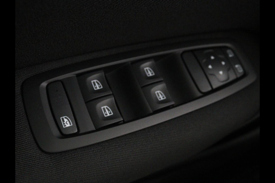 Renault Mégane 1.2 TCe Zen | Trekhaak | Navigatie | Climate control | Cruise control | Bluetooth | Parkeerhulp | Getint glas | DAB | LED