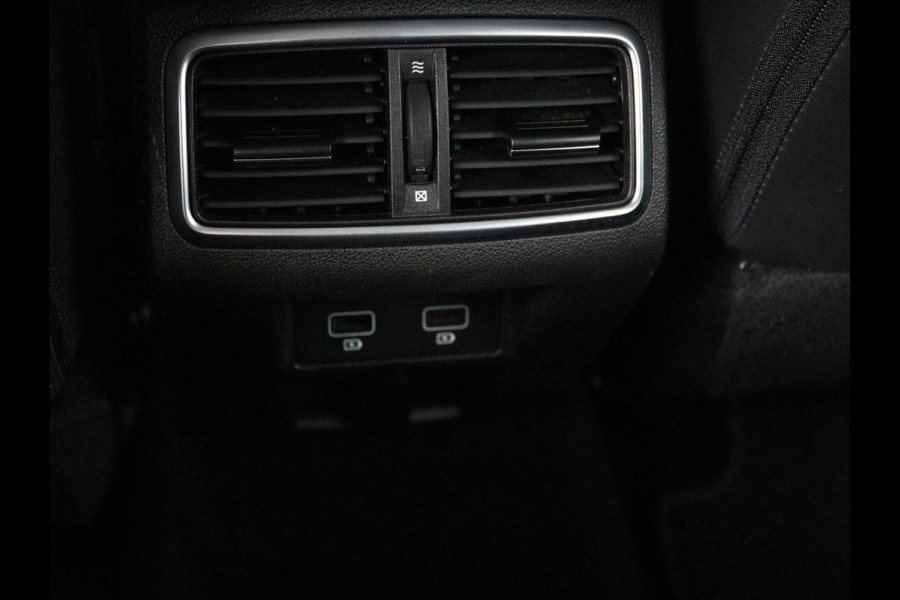 Renault Mégane 1.3 TCe Business Zen | Automaat | Carplay | Camera | Full LED | Navigatie | Cruise control | Parkeerhulp | Climate control