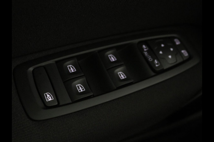 Renault Mégane 1.3 TCe Business Zen | Automaat | Carplay | Camera | Full LED | Navigatie | Cruise control | Parkeerhulp | Climate control