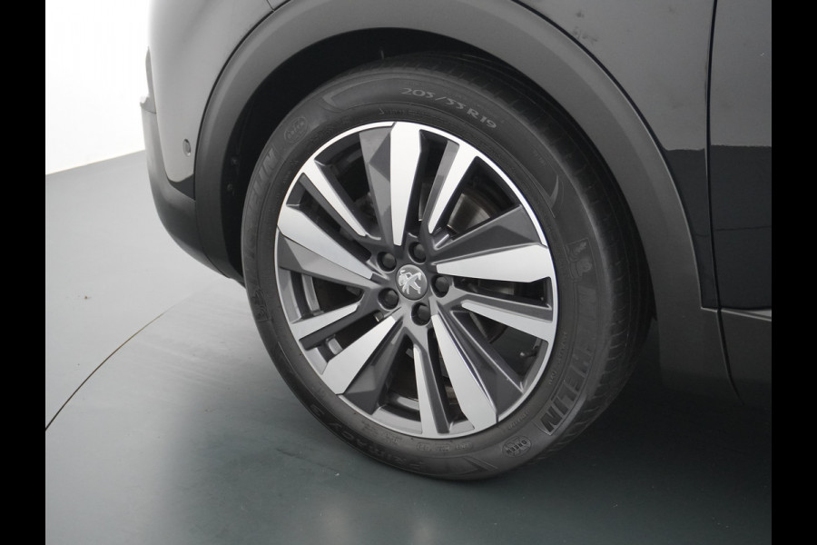Peugeot 3008 T131pk AUT-8 Elektr.+Leer 360-Camera Navi Avantage Adaptive-Cruise FOCAL-hifi Sport-St. Connected Apps Apple-Carplay Android Mir Priv.glas Mistl. Licht en Zichtpakket Chroom-Optic Elektr.Inklapbare spiegels Origin.NLSe Auto Leer-Sport-Comfort-stoelen+Verwarmd Priv.glas EURO 6.2 Nieuw € 42.000!