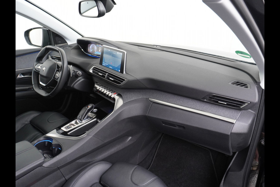 Peugeot 3008 T131pk AUT-8 Elektr.+Leer 360-Camera Navi Avantage Adaptive-Cruise FOCAL-hifi Sport-St. Connected Apps Apple-Carplay Android Mir Priv.glas Mistl. Licht en Zichtpakket Chroom-Optic Elektr.Inklapbare spiegels Origin.NLSe Auto Leer-Sport-Comfort-stoelen+Verwarmd Priv.glas EURO 6.2 Nieuw € 42.000!