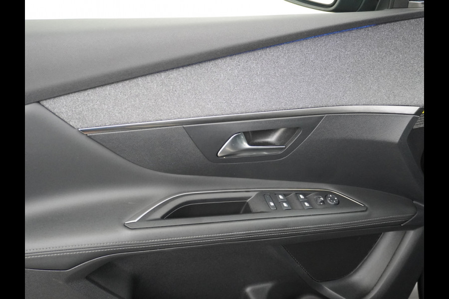 Peugeot 3008 T131pk AUT-8 Elektr.+Leer 360-Camera Navi Avantage Adaptive-Cruise FOCAL-hifi Sport-St. Connected Apps Apple-Carplay Android Mir Priv.glas Mistl. Licht en Zichtpakket Chroom-Optic Elektr.Inklapbare spiegels Origin.NLSe Auto Leer-Sport-Comfort-stoelen+Verwarmd Priv.glas EURO 6.2 Nieuw € 42.000!