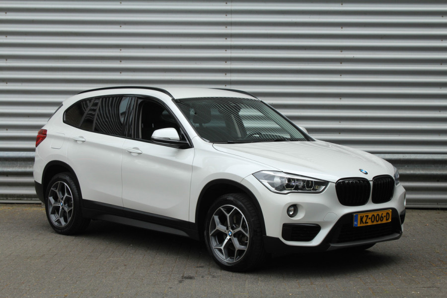 BMW X1 sDrive18i 136pk Centennial Executive AUTOMAAT NL-Auto NAP Clima Cruise Navi PDC 17"LMV Afn. Trekaak 1700kg