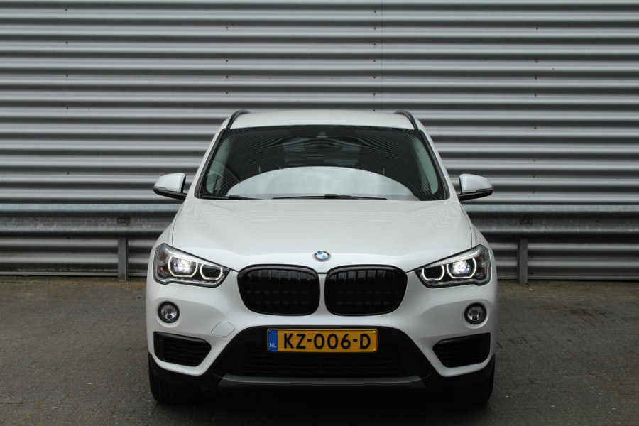 BMW X1 sDrive18i 136pk Centennial Executive AUTOMAAT NL-Auto NAP Clima Cruise Navi PDC 17"LMV Afn. Trekaak 1700kg
