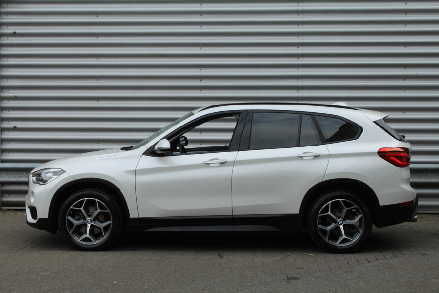 BMW X1 sDrive18i 136pk Centennial Executive AUTOMAAT NL-Auto NAP Clima Cruise Navi PDC 17"LMV Afn. Trekaak 1700kg