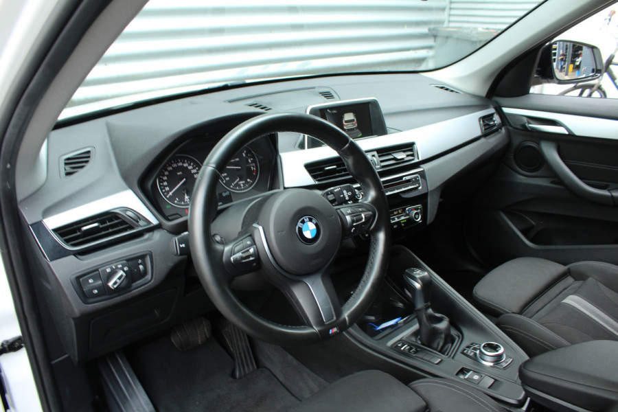 BMW X1 sDrive18i 136pk Centennial Executive AUTOMAAT NL-Auto NAP Clima Cruise Navi PDC 17"LMV Afn. Trekaak 1700kg