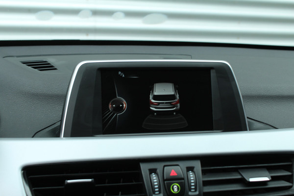 BMW X1 sDrive18i 136pk Centennial Executive AUTOMAAT NL-Auto NAP Clima Cruise Navi PDC 17"LMV Afn. Trekaak 1700kg