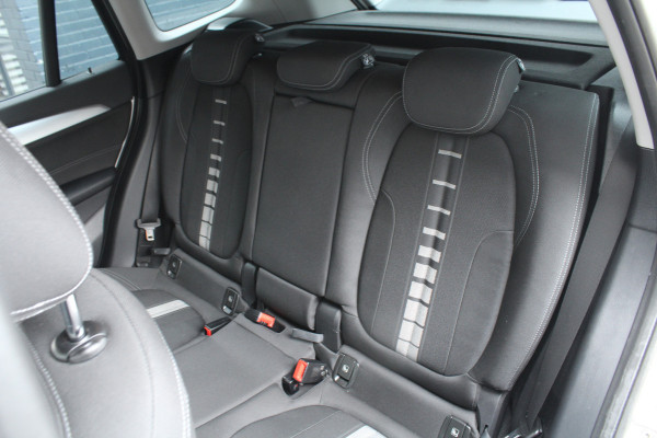 BMW X1 sDrive18i 136pk Centennial Executive AUTOMAAT NL-Auto NAP Clima Cruise Navi PDC 17"LMV Afn. Trekaak 1700kg