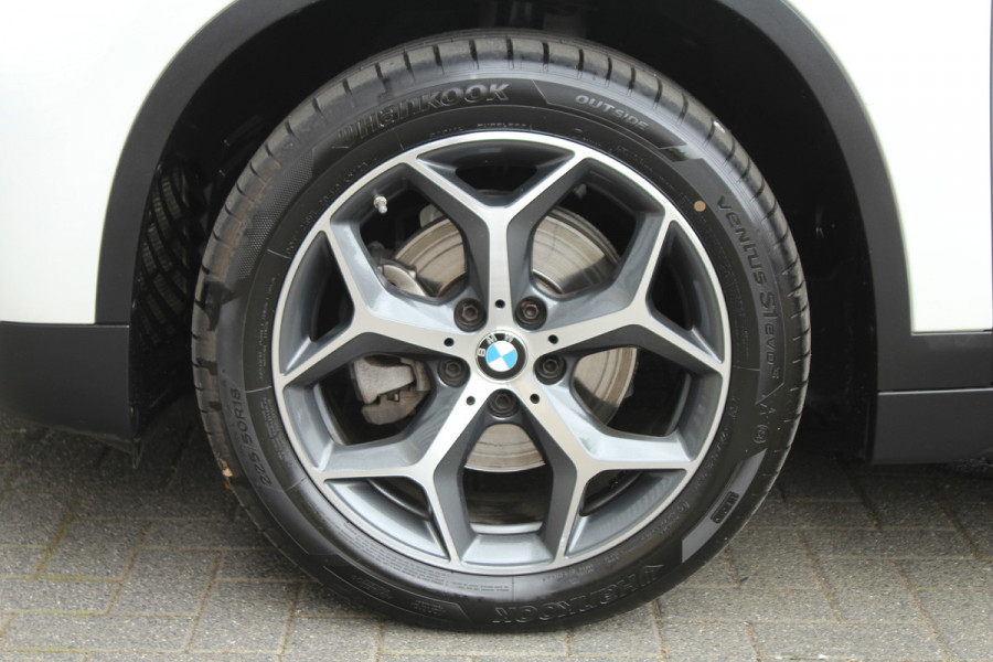 BMW X1 sDrive18i 136pk Centennial Executive AUTOMAAT NL-Auto NAP Clima Cruise Navi PDC 17"LMV Afn. Trekaak 1700kg
