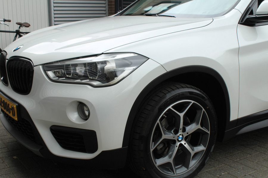 BMW X1 sDrive18i 136pk Centennial Executive AUTOMAAT NL-Auto NAP Clima Cruise Navi PDC 17"LMV Afn. Trekaak 1700kg