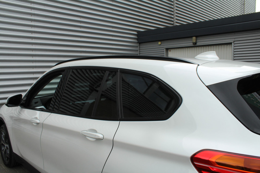 BMW X1 sDrive18i 136pk Centennial Executive AUTOMAAT NL-Auto NAP Clima Cruise Navi PDC 17"LMV Afn. Trekaak 1700kg