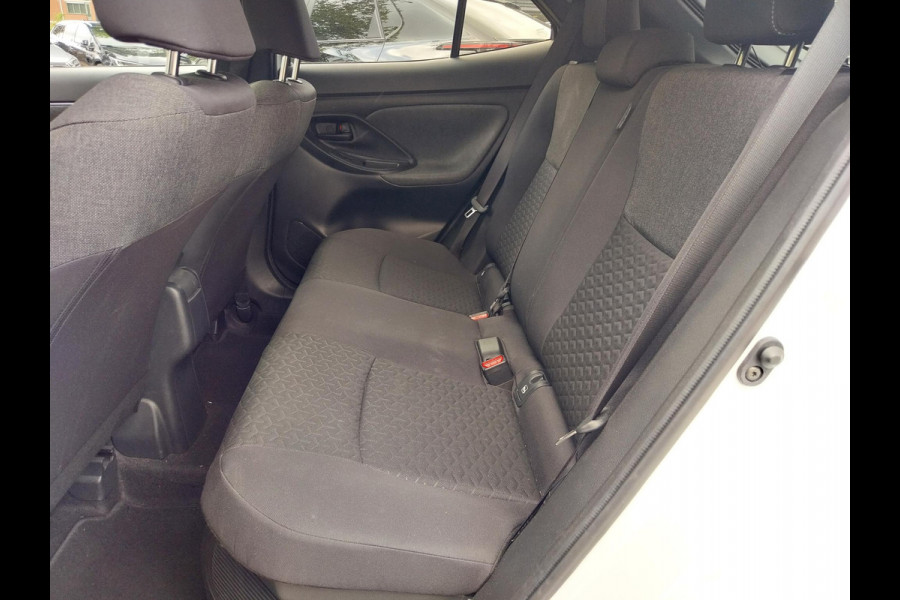Toyota Yaris Cross 1.5 Hybrid First Edition Bi-Tone | 1e eigenaar | Dealer onderhouden | Navigatie | Apple Carplay & AndroidAUTO | Camera |