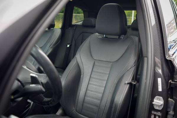BMW X3 xDrive30i High Executive / M-Sport / Pano / Trekhaak / Drive Assist / HUD / Adaptive Cruise