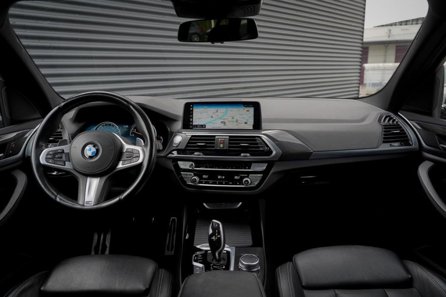 BMW X3 xDrive30i High Executive / M-Sport / Pano / Trekhaak / Drive Assist / HUD / Adaptive Cruise