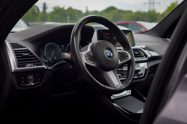 BMW X3 xDrive30i High Executive / M-Sport / Pano / Trekhaak / Drive Assist / HUD / Adaptive Cruise