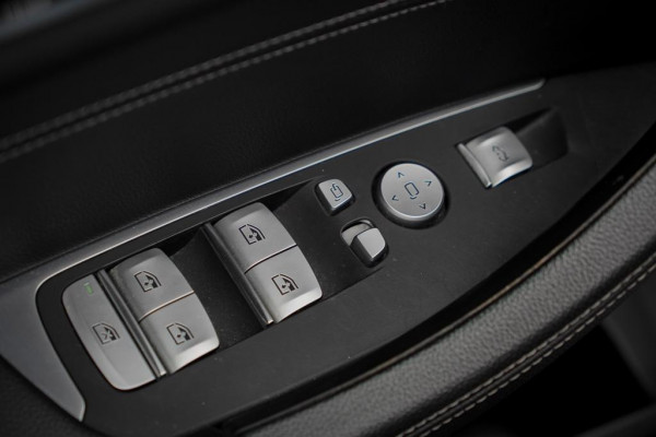 BMW X3 xDrive30i High Executive / M-Sport / Pano / Trekhaak / Drive Assist / HUD / Adaptive Cruise