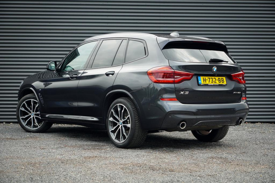 BMW X3 xDrive30i High Executive / M-Sport / Pano / Trekhaak / Drive Assist / HUD / Adaptive Cruise