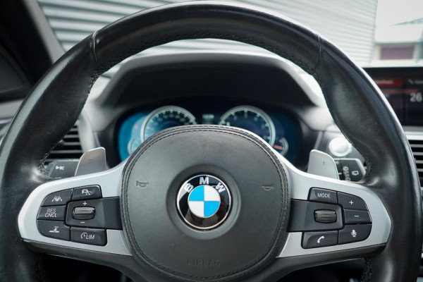 BMW X3 xDrive30i High Executive / M-Sport / Pano / Trekhaak / Drive Assist / HUD / Adaptive Cruise
