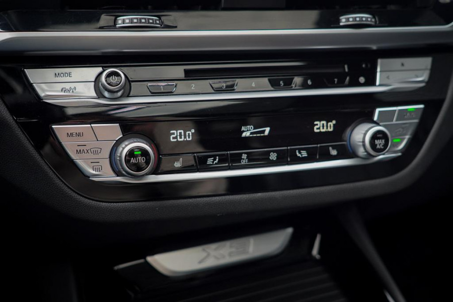 BMW X3 xDrive30i High Executive / M-Sport / Pano / Trekhaak / Drive Assist / HUD / Adaptive Cruise