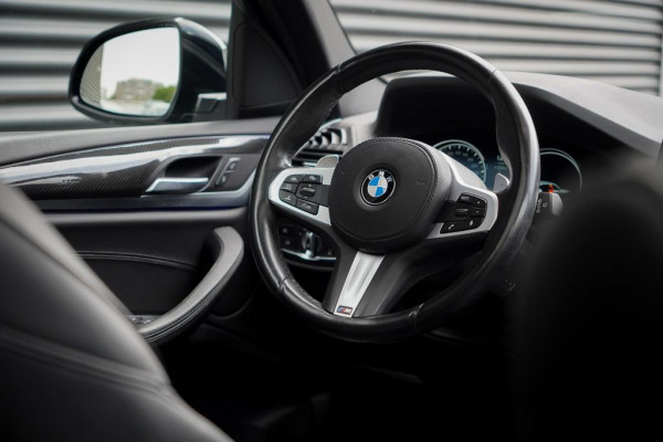 BMW X3 xDrive30i High Executive / M-Sport / Pano / Trekhaak / Drive Assist / HUD / Adaptive Cruise