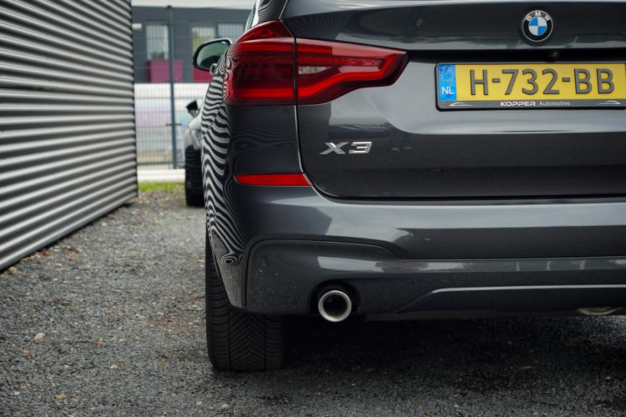 BMW X3 xDrive30i High Executive / M-Sport / Pano / Trekhaak / Drive Assist / HUD / Adaptive Cruise
