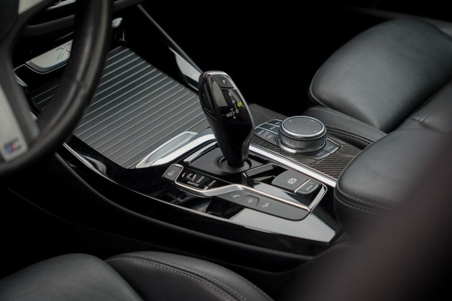 BMW X3 xDrive30i High Executive / M-Sport / Pano / Trekhaak / Drive Assist / HUD / Adaptive Cruise