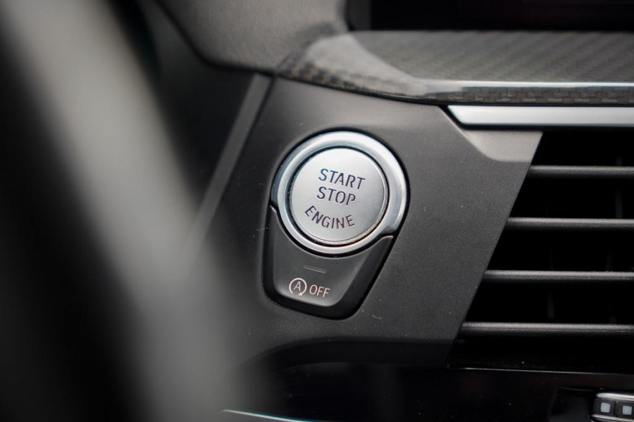 BMW X3 xDrive30i High Executive / M-Sport / Pano / Trekhaak / Drive Assist / HUD / Adaptive Cruise