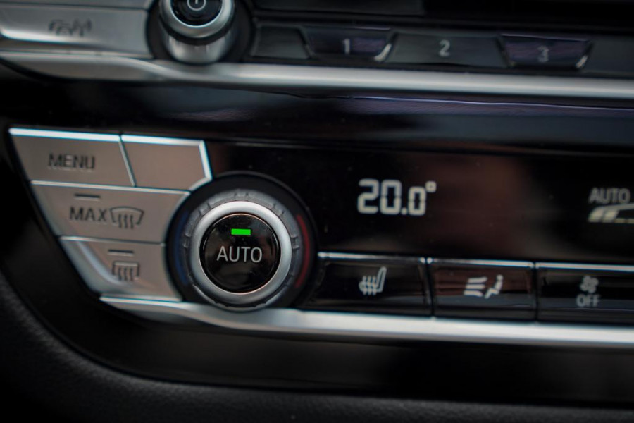 BMW X3 xDrive30i High Executive / M-Sport / Pano / Trekhaak / Drive Assist / HUD / Adaptive Cruise