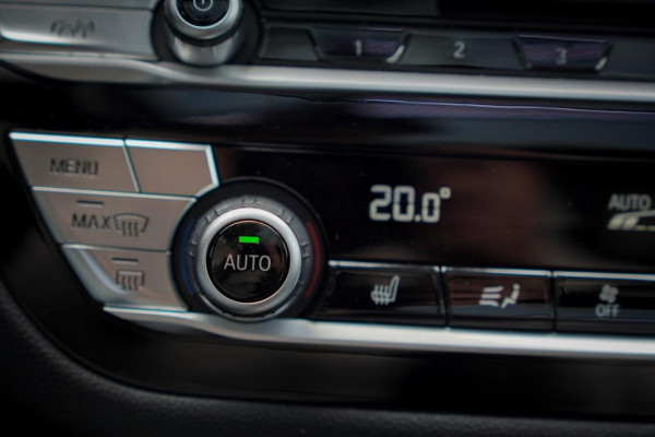 BMW X3 xDrive30i High Executive / M-Sport / Pano / Trekhaak / Drive Assist / HUD / Adaptive Cruise