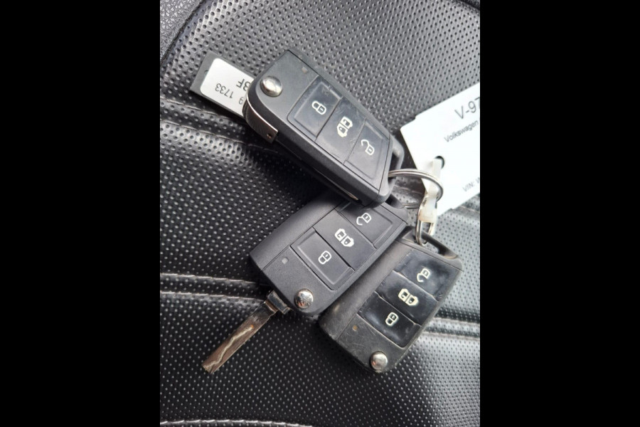 Volkswagen Crafter 35 2.0 TDI L3H3 EL Trendline AIRCO / CRUISE CONTROLE / NAVI / 3 ZITS / APPLE CARPLAY