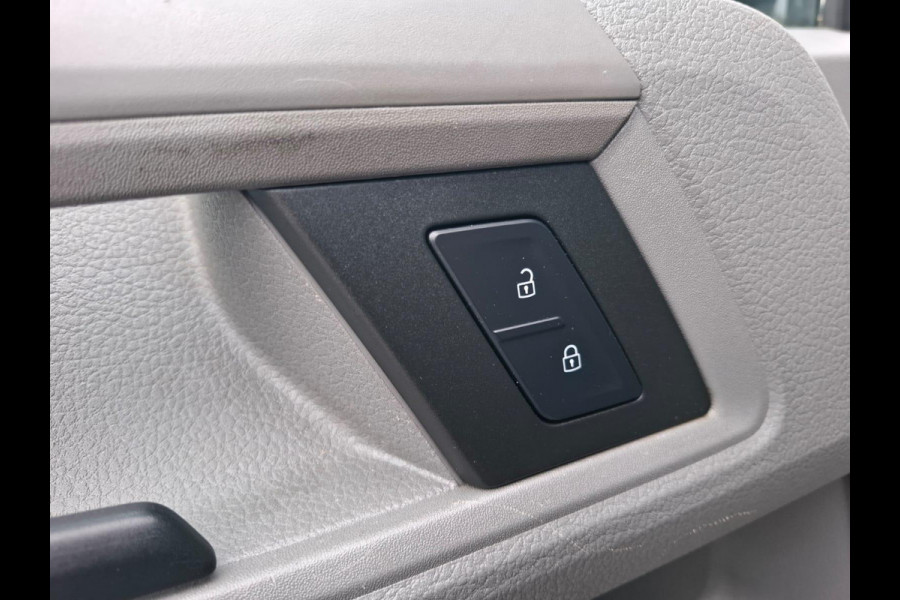 Volkswagen Crafter 35 2.0 TDI L3H3 EL Trendline AIRCO / CRUISE CONTROLE / NAVI / 3 ZITS / APPLE CARPLAY